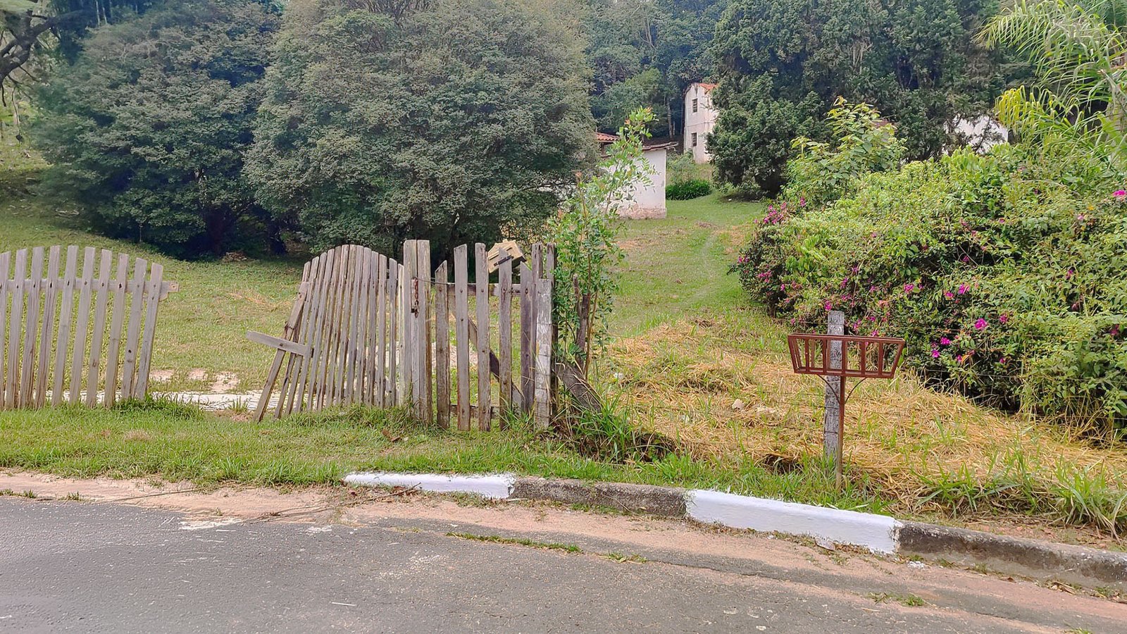 Terreno com 5.842m²  no Condomínio Arujazinho - Foto 5