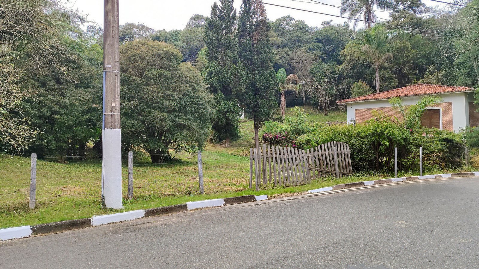 Terreno com 5.842m²  no Condomínio Arujazinho - Foto 7