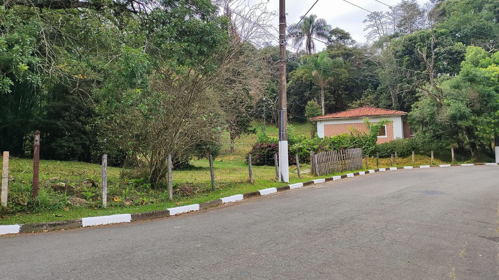 Terreno com 5.842m²  no Condomínio Arujazinho - Foto 8