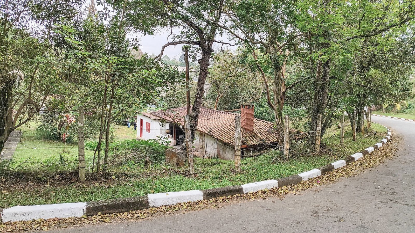 Terreno com 5.842m²  no Condomínio Arujazinho - Foto 10