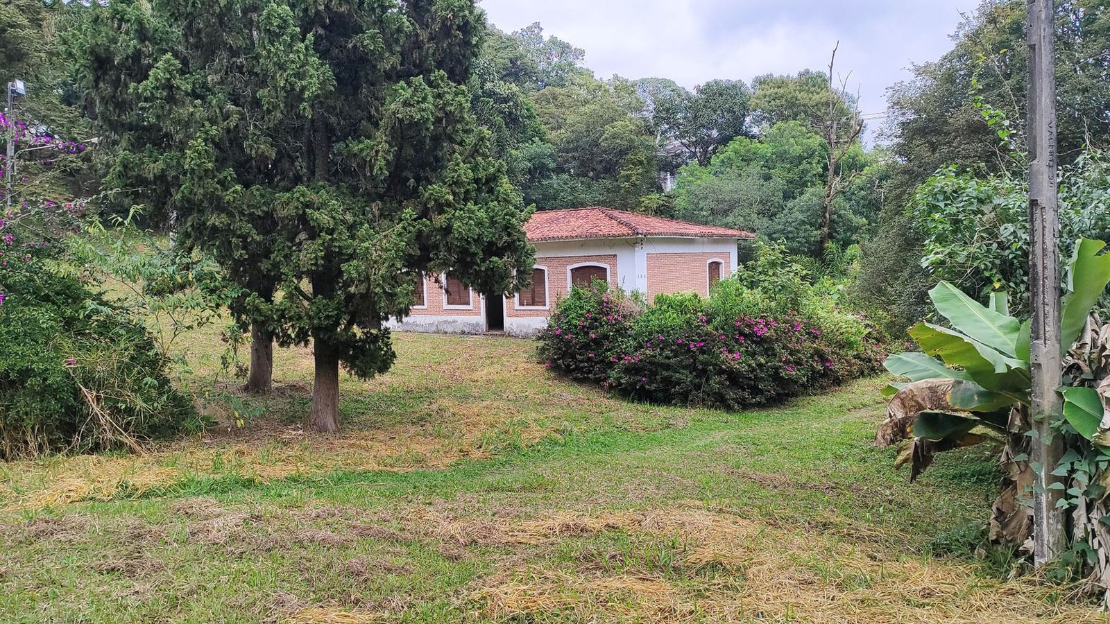 Terreno com 5.842m²  no Condomínio Arujazinho - Foto 15