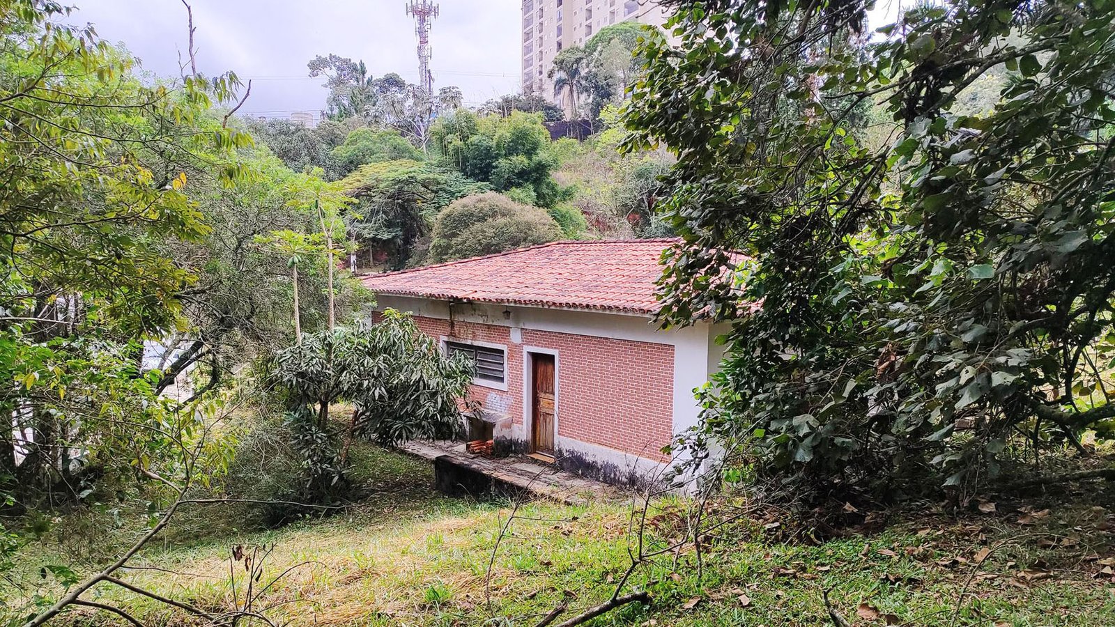 Terreno com 5.842m²  no Condomínio Arujazinho - Foto 17